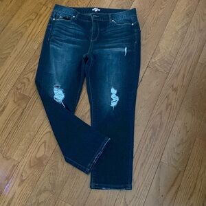 Juicy couture, torn jeans